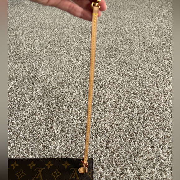 Authentic Louis Vuitton Neverfull MM Monogram Pouch- Like New Condition! - Picture 7 of 12